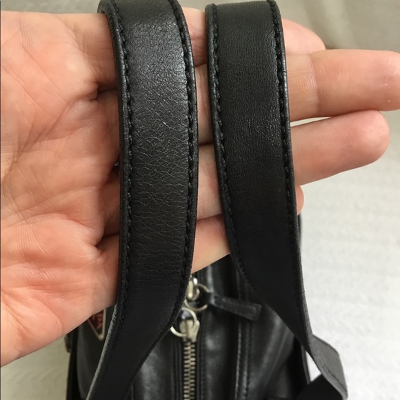 SUPER CUTE PRADA LEATHER SATCHEL 👜🌺☀️ - Picture 7 of 16